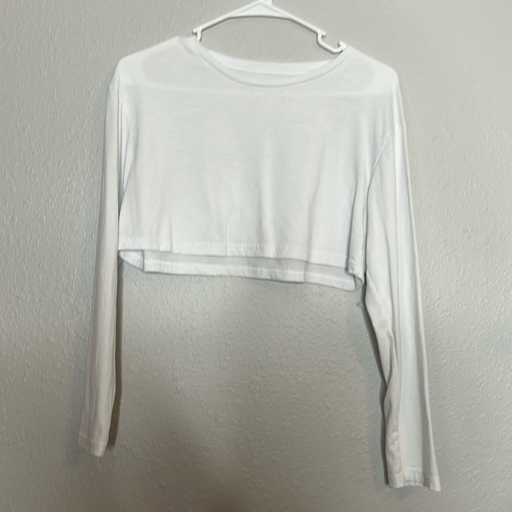 White crop top long sleeves